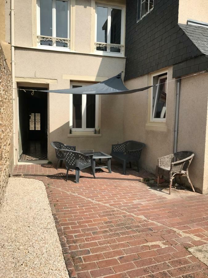 Appartement Au Coeur De Vendôme Екстериор снимка